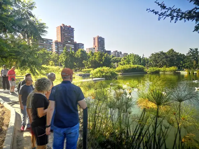 Laguna del Parque Bicentenario en el city tour por Santiago